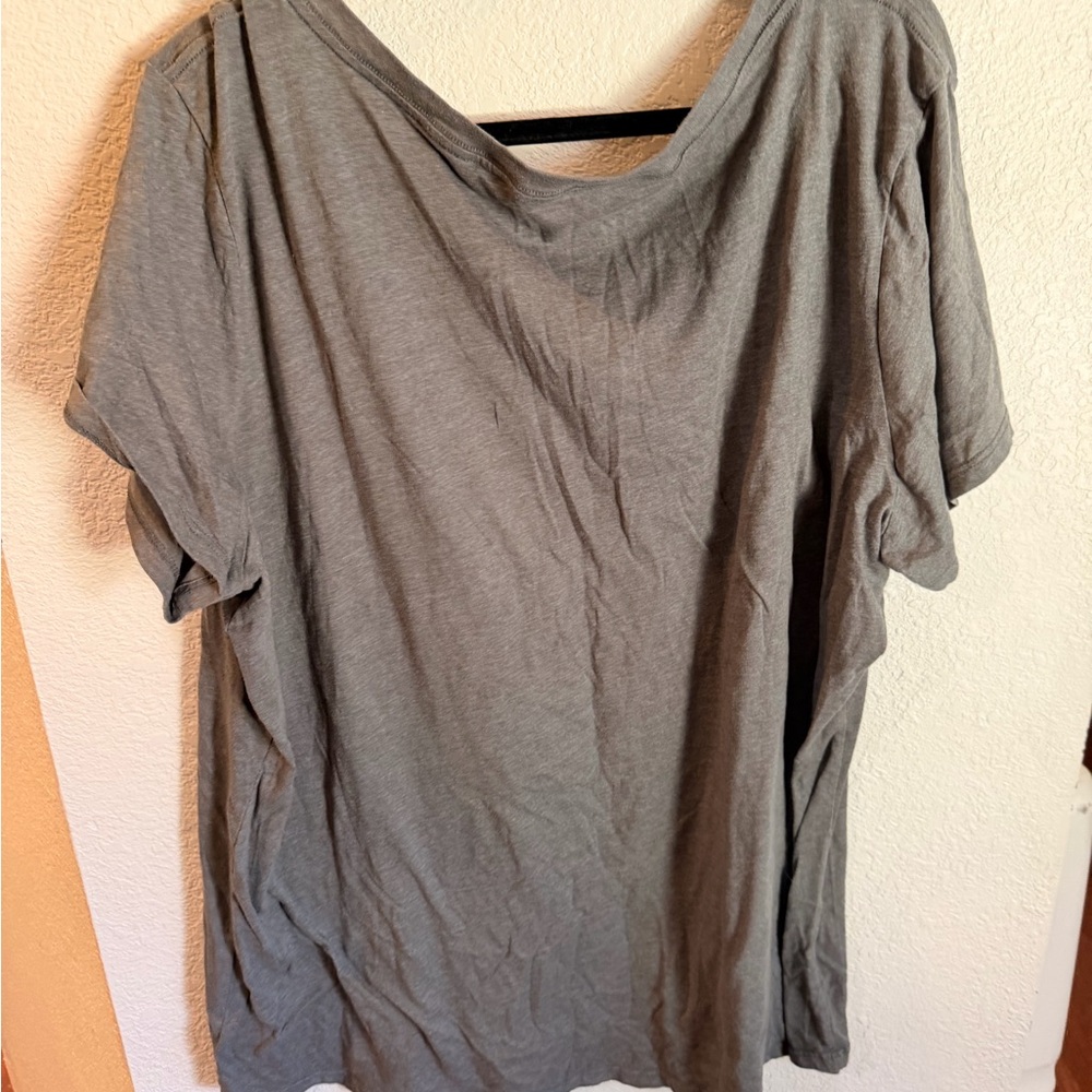 Torrid Gray V-Neck Graphic Tee with Mandala Print - Picture 6 of 6